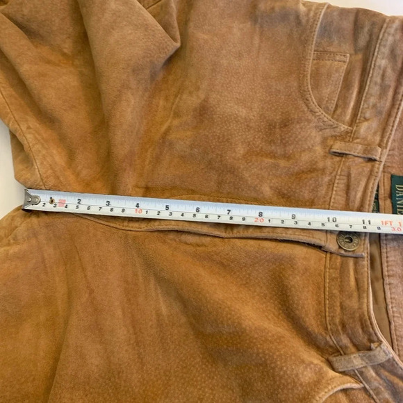Danier suede straight leg pants  in tan color size 6. - Picture 10 of 11